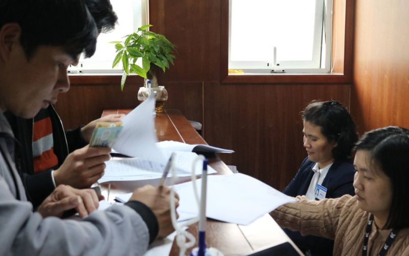 Cung cấp tư liệu cho cơ quan chức năng