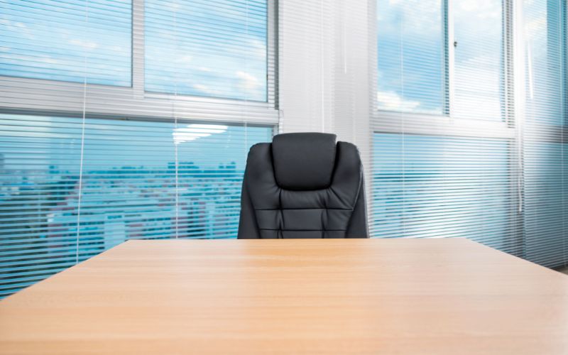 Các lý do nên quan tâm chất liệu bàn văn phòng