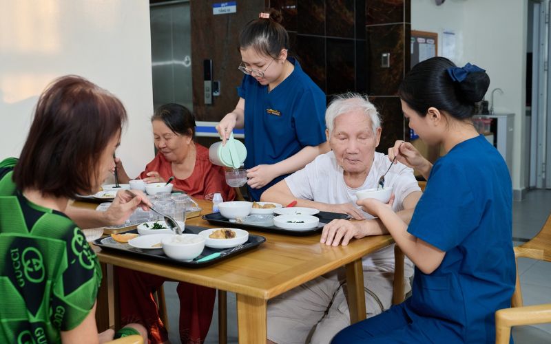 Chế độ dinh dưỡng tại viện dưỡng lão Hạnh Phúc Viên