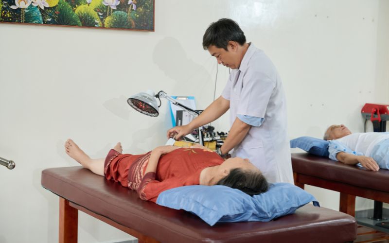 Hạnh Phúc Viên chăm sóc sức khỏe toàn diện cho người già