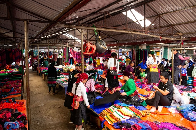 Khám phá chợ phiên Đồng Văn